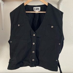 Black vest with pockets